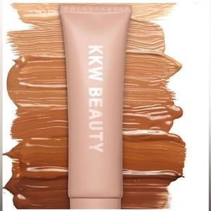 KKW BEAUTY Skin Perfecting Body Foundation